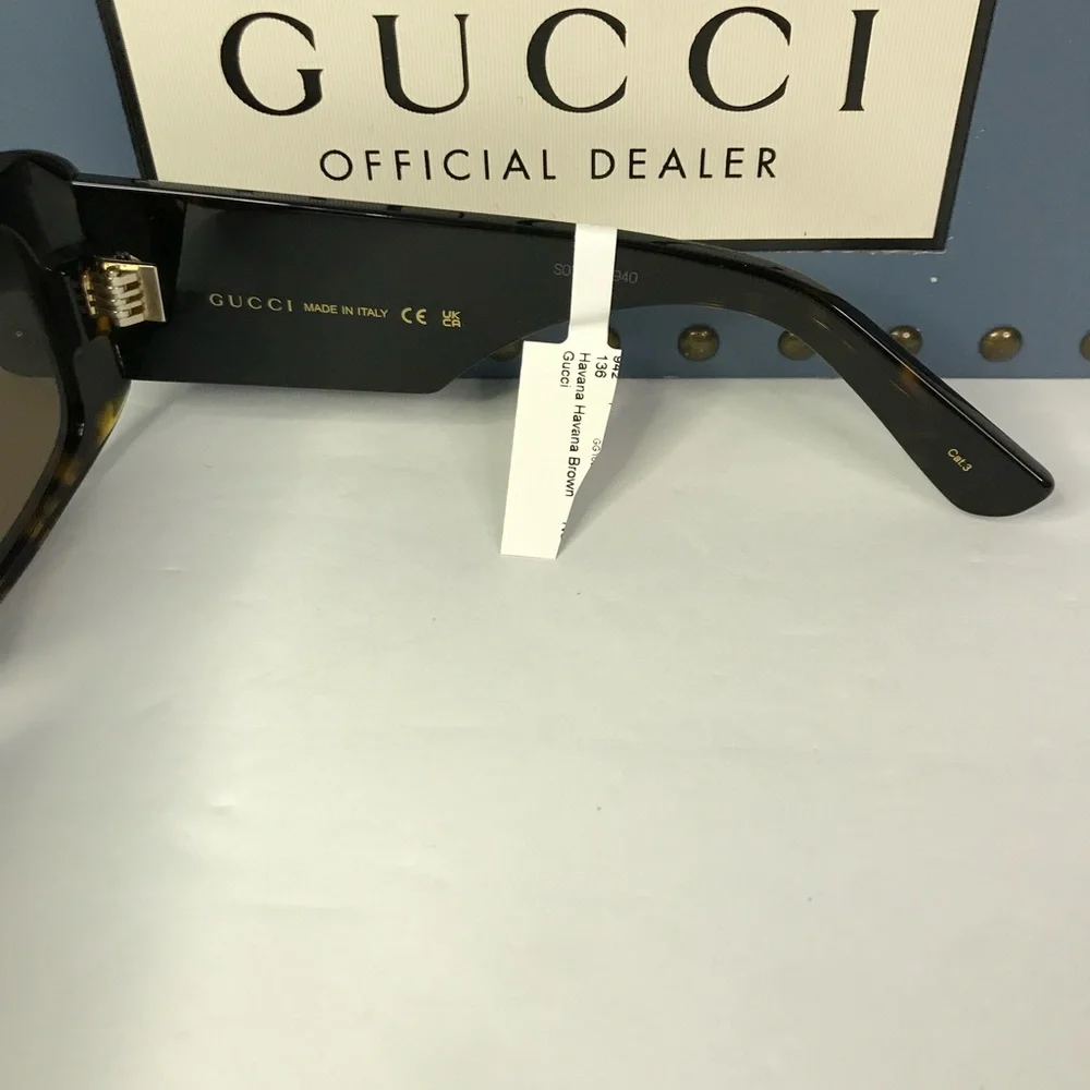 New - Guc­ci GG1080S Sun­glass­es worn by Paige DeS­or­bo as seen in Sum­mer H… - Picture 8 of 11